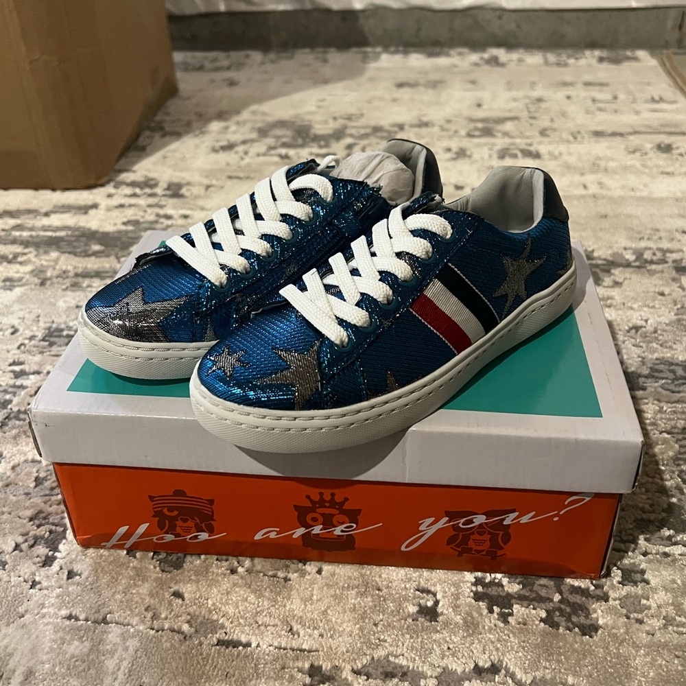 NIB Hoo Blue Ava Star & Stripe Metallic Star Lace Up Sneakers Size 3 Big Kids